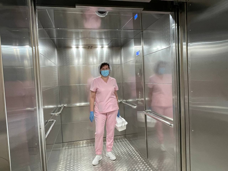 В городской больнице введен в эксплуатацию обновленный лифт