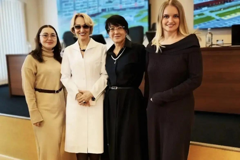 Взгляд в будущее женского здоровья: акушеры-гинекологи перинатального центра Нижневартовска на передовой знаний