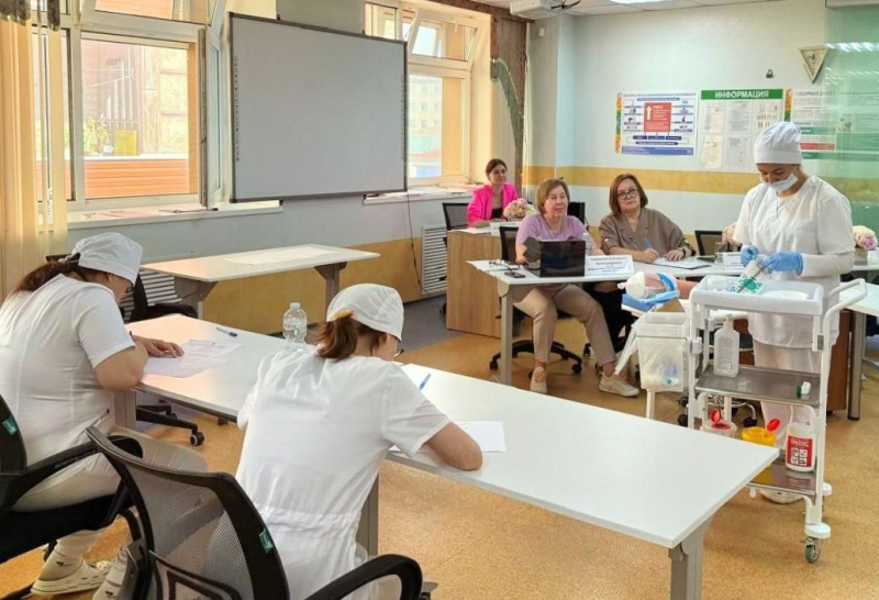 В Сургуте появилась новая площадка по подготовке медицинских сестёр. Первый выпуск сдаёт госэкзамены