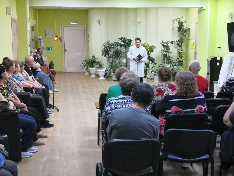 Терапевт рассказал о профилактике респираторных заболеваний среди пожилых людей