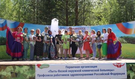Более 200 заслуженных наград вручены медицинским работникам Пыть-Яха в профессиональный праздник 