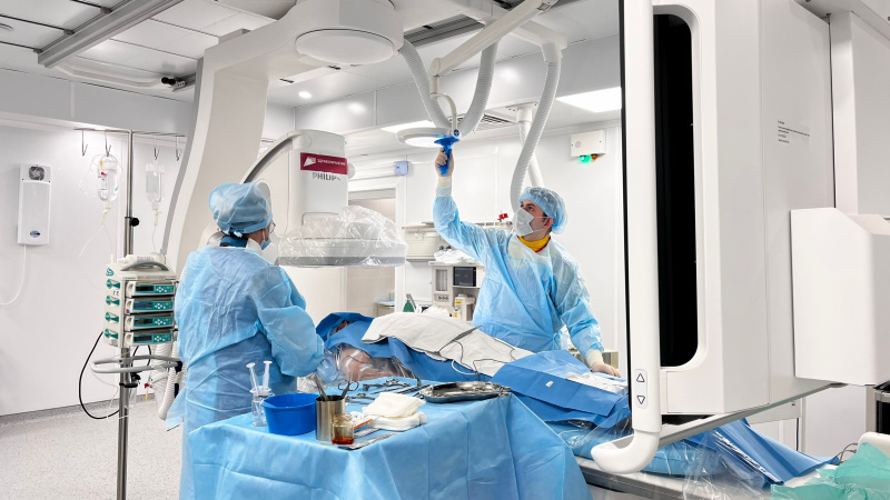 Новый уровень заботы о сердце: в окружном кардиоцентре открылась восьмая операционная