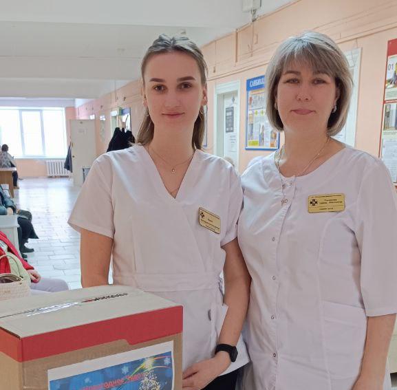 Сотрудники районной больницы приняли участие в благотворительной акции «Вязаный сбор»