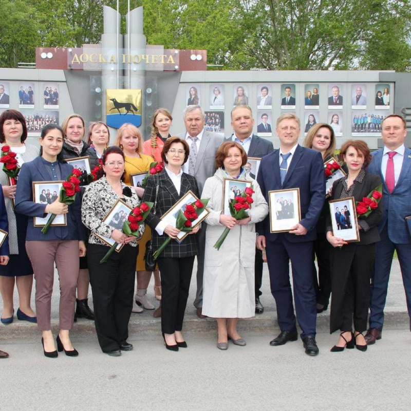 На доску Почёта города Сургута занесен коллектив Сургутской окружной клинической больницы На доску Почёта города Сургута занесен коллектив Сургутской окружной клинической больницы