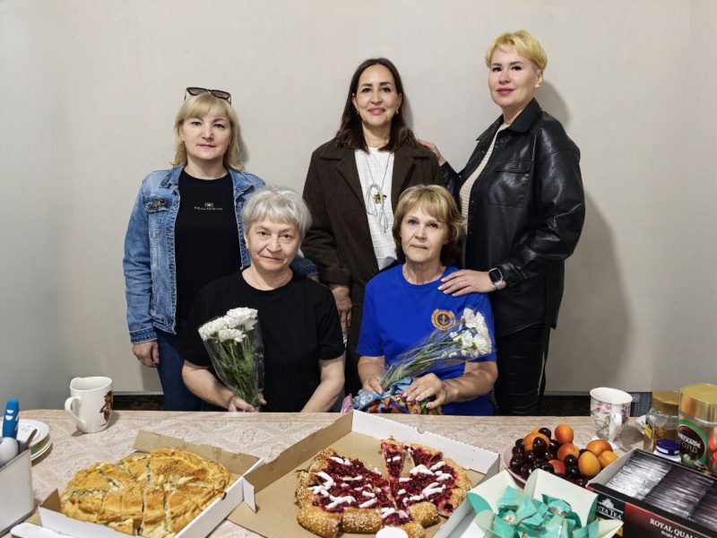 Медицинские работники на пенсии помогают фронту