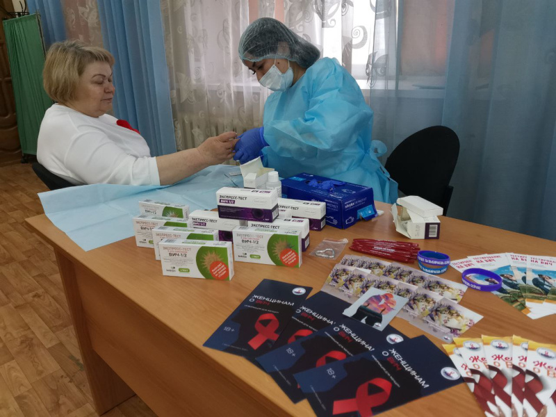 В Покачёвской больнице провели акцию «Красное платье. Сердце женщины»