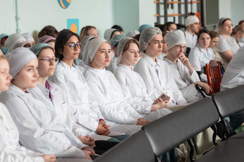 Представители окружной больницы приняли участие в ярмарке вакансий 