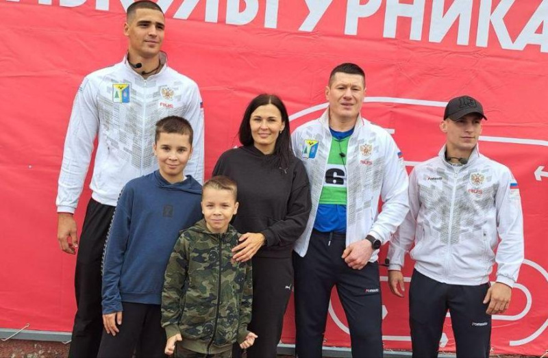 Сотрудники станции скорой медицинской помощи стали участниками общегородской зарядки