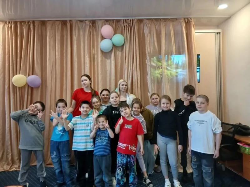 Здоровые улыбки детей — результат альтруистической деятельности волонтёров-медиков