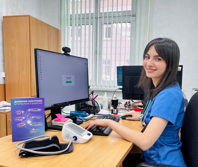 В окружном центре медицинской реабилитации наставничество — это не формальность, а живая традиция