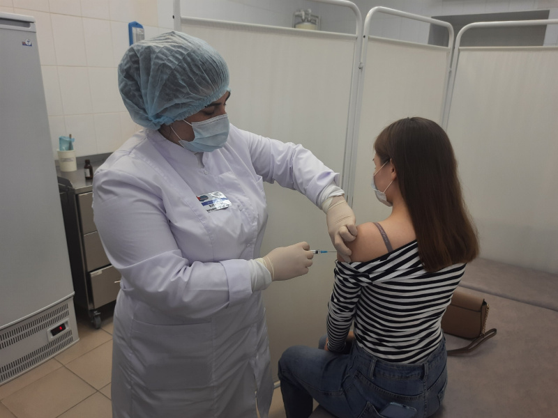 Вакцинация против клещевого энцефалита: можно ли кормящей маме?    