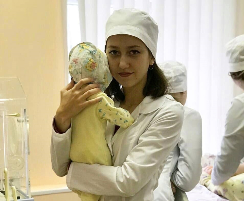 В женской консультации городской поликлиники новая акушерка