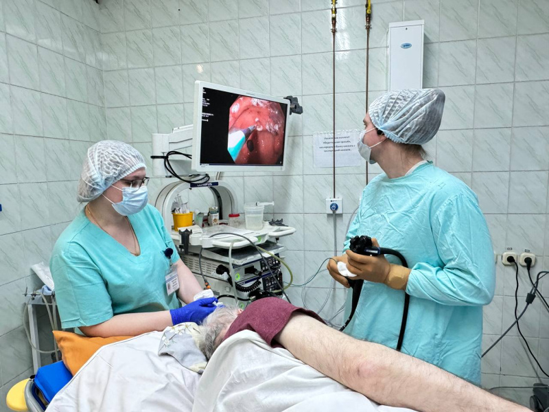 Врачи-эндоскописты окружной больницы Нижневартовска прооперировали пациента с “арбузным желудком” 