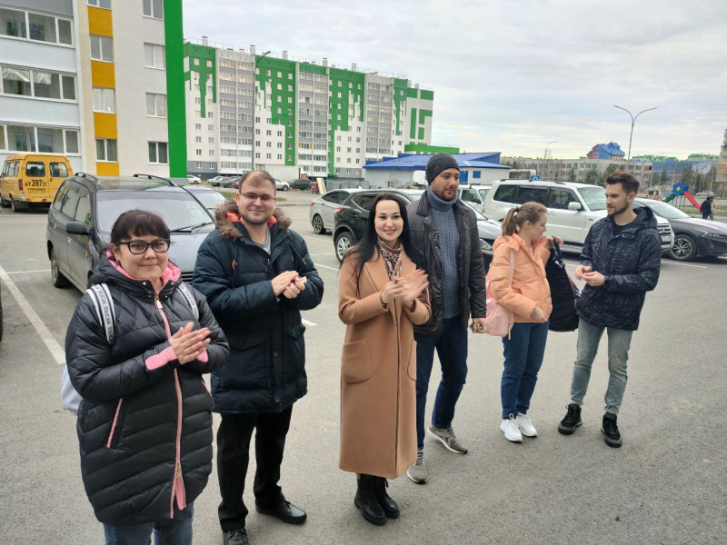 Ключи от ведомственных квартир вручили сотрудникам Няганской окружной больницы
