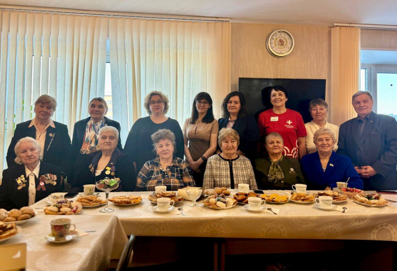 Коллектив поликлиники встретился с ветеранами в преддверии 80-летия Великой Победы