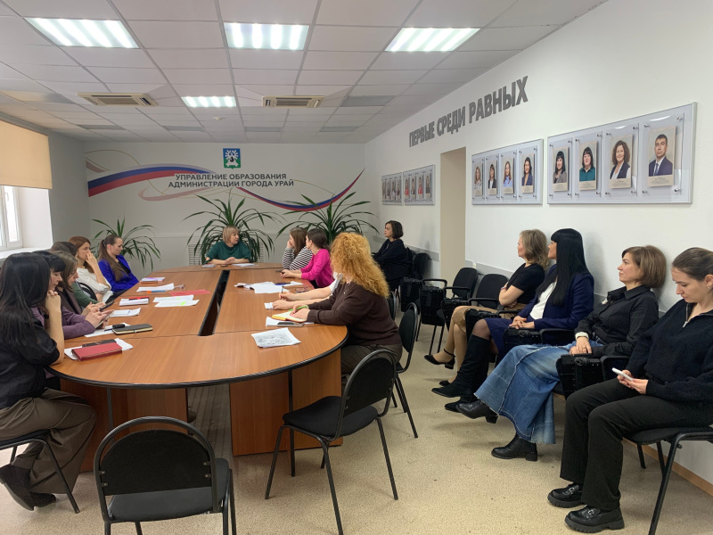 Проверяйте здоровье вместе с нами. Сотрудники больницы проводят профилактические встречи с работниками организаций 