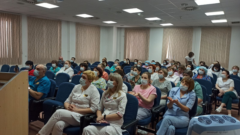 Каким инструментом медицинские работники пользуются чаще всего?