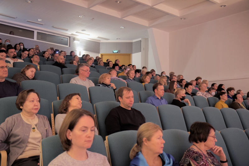 Преподаватели Центра искусств Ханты-Мансийская прослушали психообразовательный ликбез