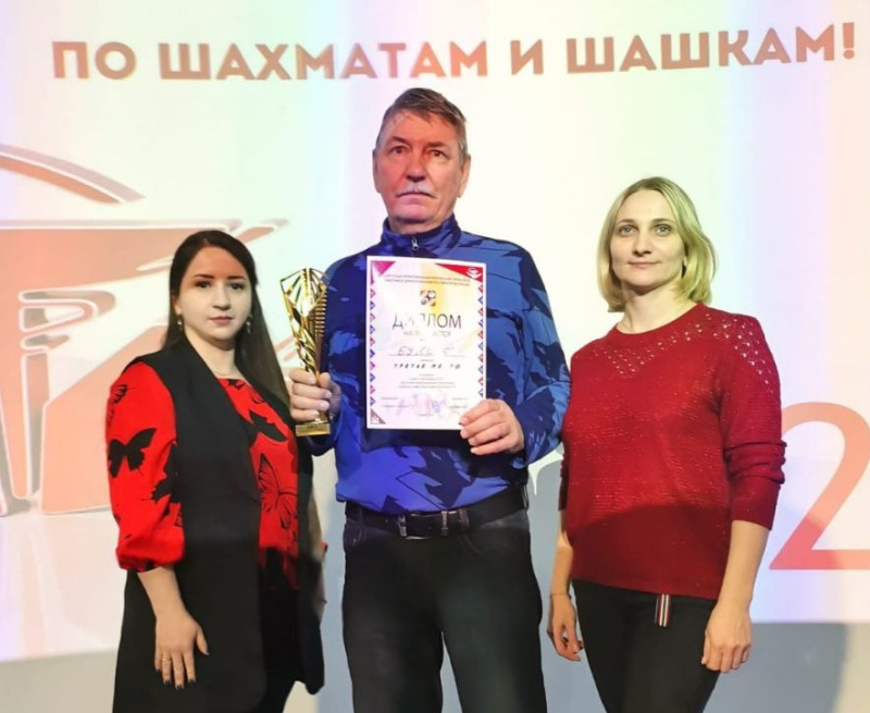 Сотрудники сургутской окружной клинической больницы – бронзовые призёры в соревнованиях по шашкам